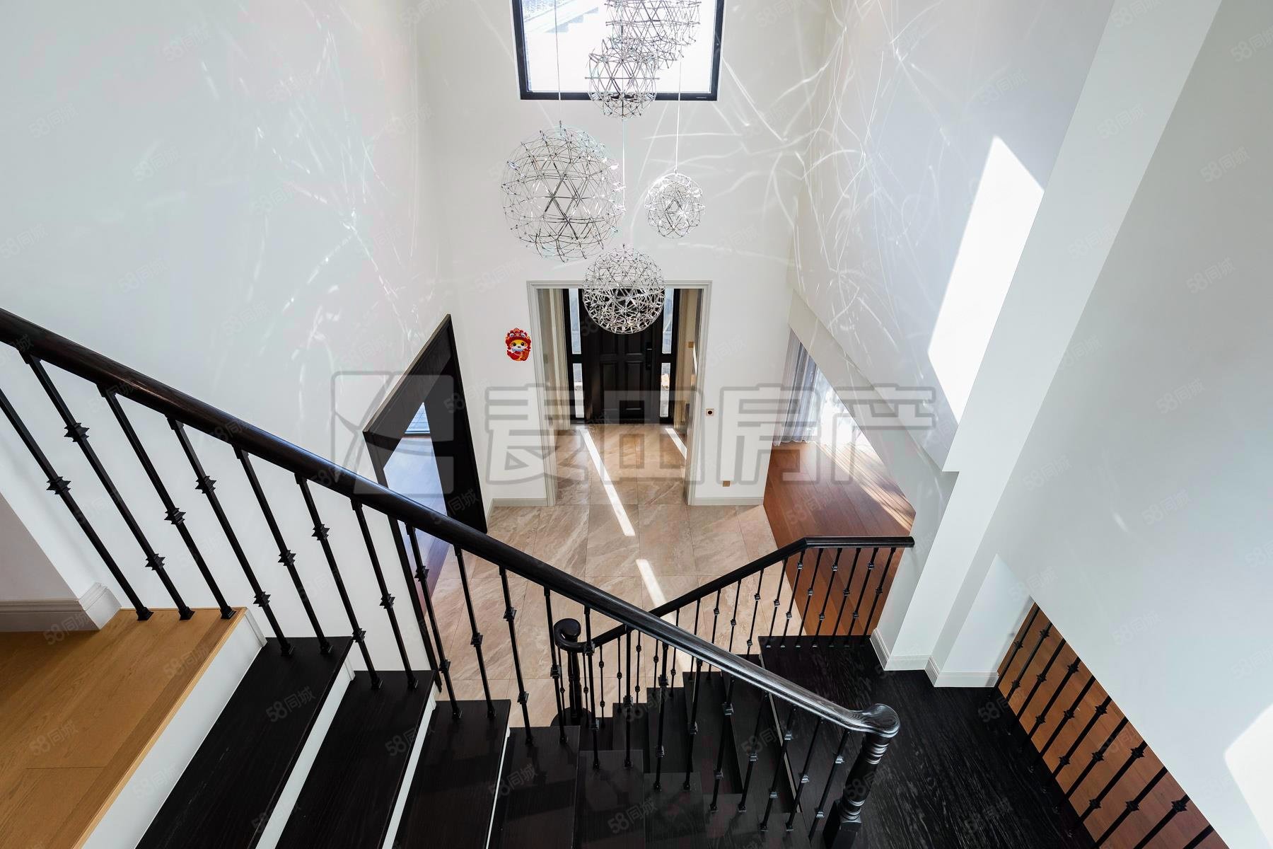 裕京花園別墅5室3廳4衛(wèi)291.11㎡南北2900萬