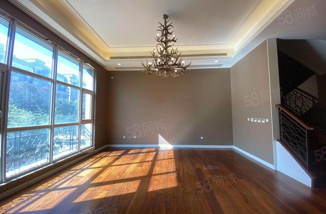 誉天下(三期四期)5室3厅401.21㎡1180万二手房图片