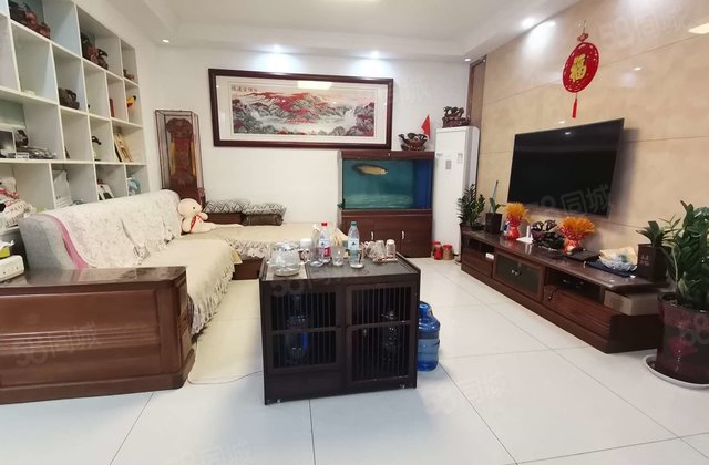 阳光  ，    ，颐馨园二期  位置带车位带储