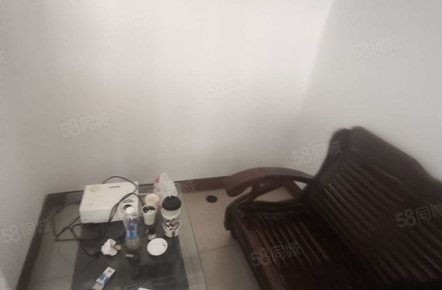 卫育花园小区  市医院附近  北顺  东昌路南 看房方便