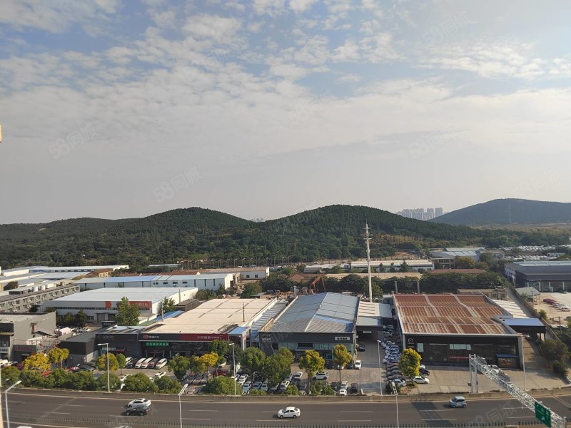 中昂朗琴3室2厅1卫106.19㎡南北135万