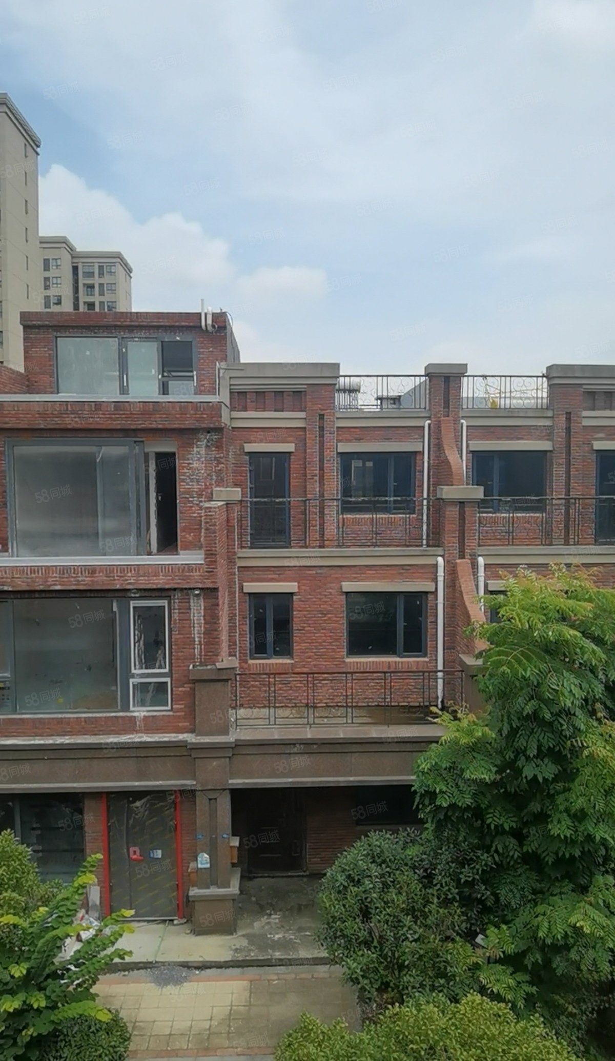 【10图】盘龙城小联排别墅 70年产权 低密宜居 近地铁毗邻奥莱,f绿岛