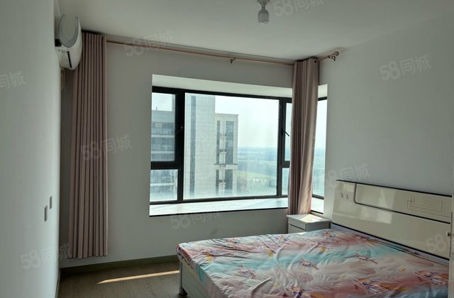 诚意出售送车位送地下室房东直卖价格可议满2年