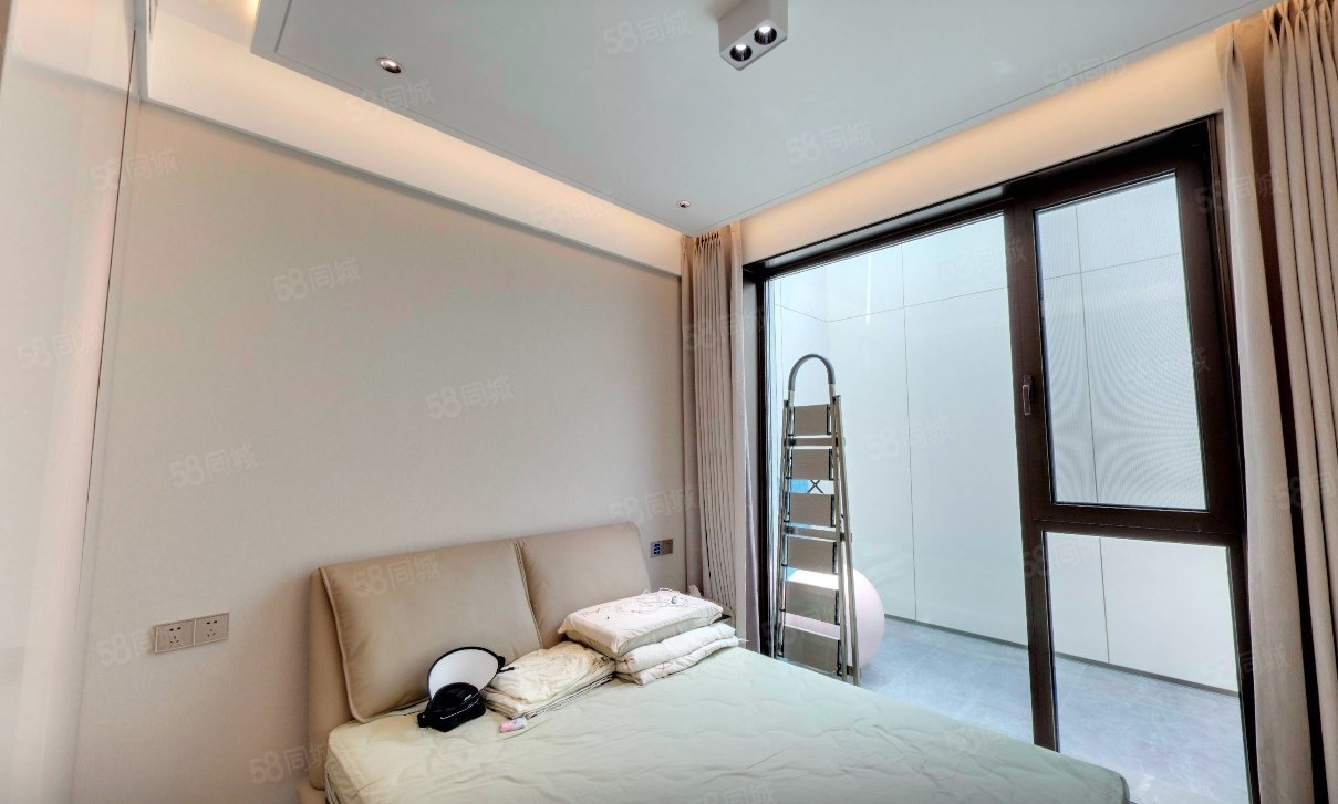 中海天鉆4室2廳3衛(wèi)165.46㎡南北890萬