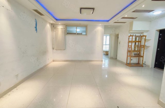 离北门近 七中正对过 2010年交房 多层公摊小 馨苑小区