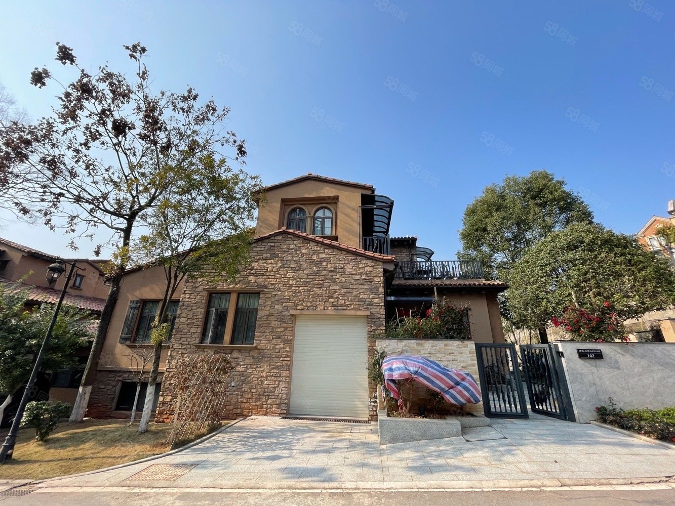 橘郡礼顿山真实在售别墅仅518w房东急置换诚意卖房