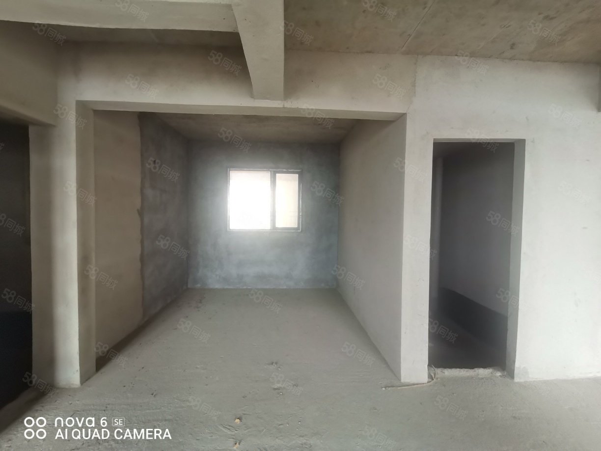 翰林珑城3室2厅2卫118㎡南北57万