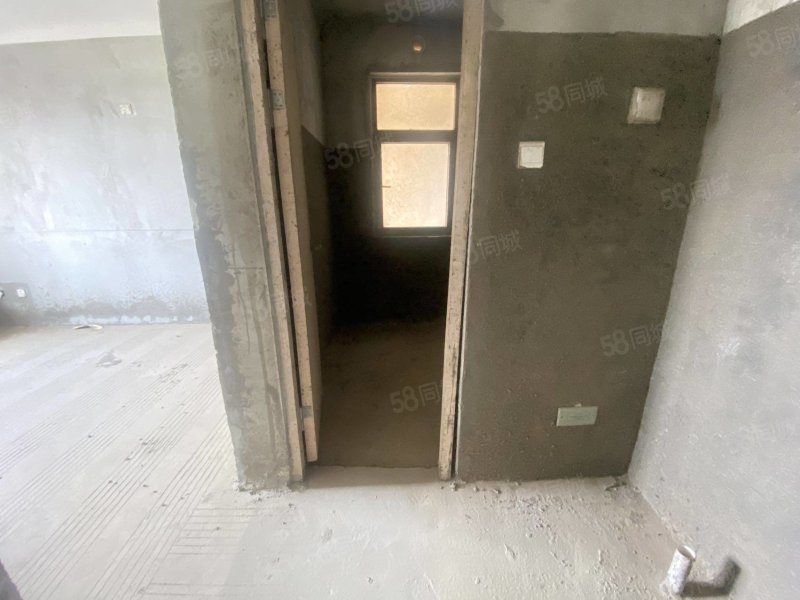 中丞双玺3室2厅2卫117㎡南北72万