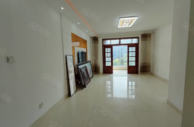 小三房 精装可拎包入住 小区新 双卫格局 中间楼层 产权清晰