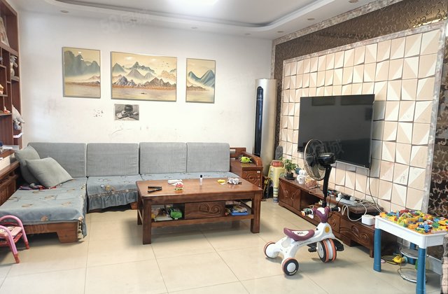 万达电大路  桐枫家园  三室两厅  小区停车方便随时看房