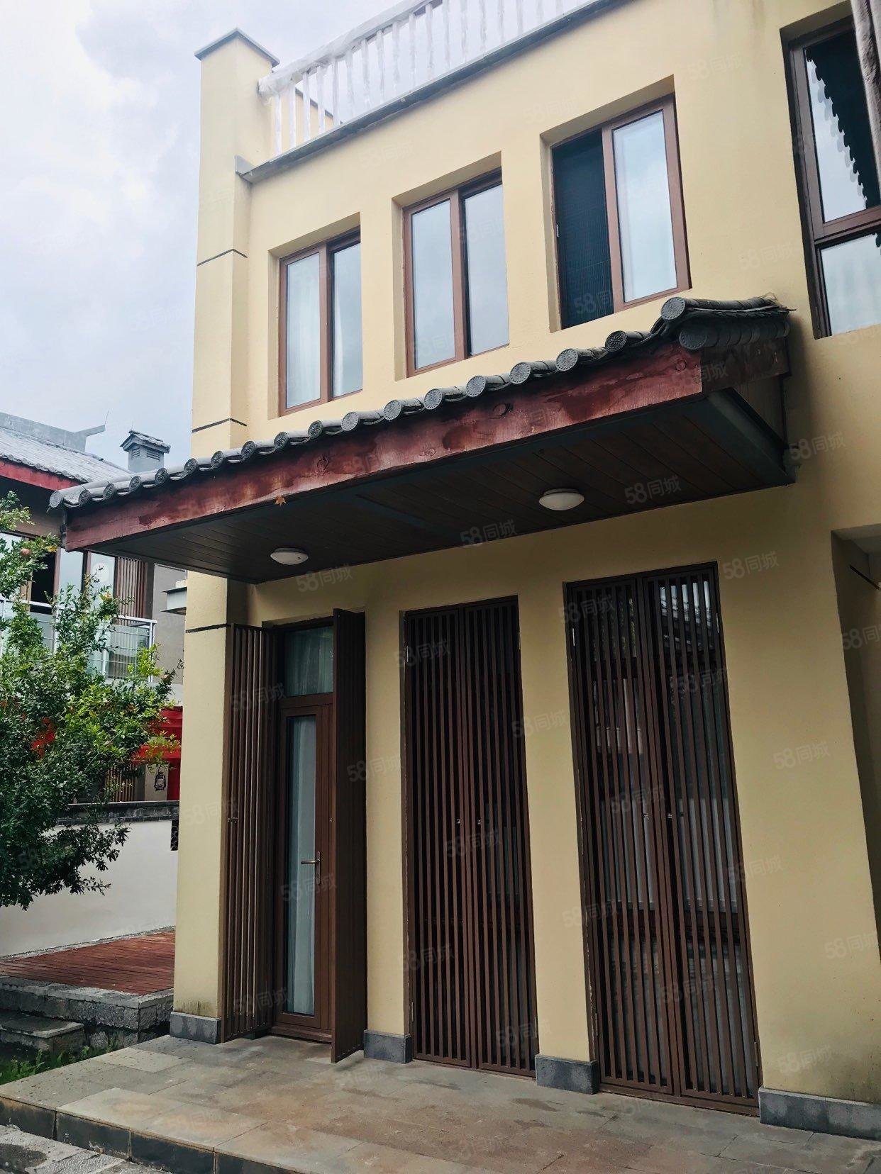 金茂雪山语4室2厅5卫207㎡南348万