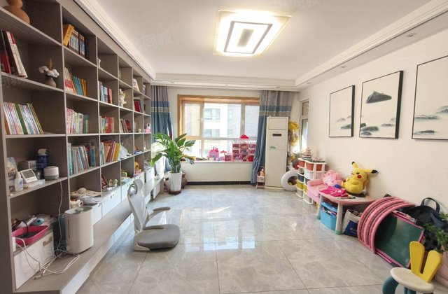 华建一街区，九州国际，三室东边户，小高南北透通，送车储免大税