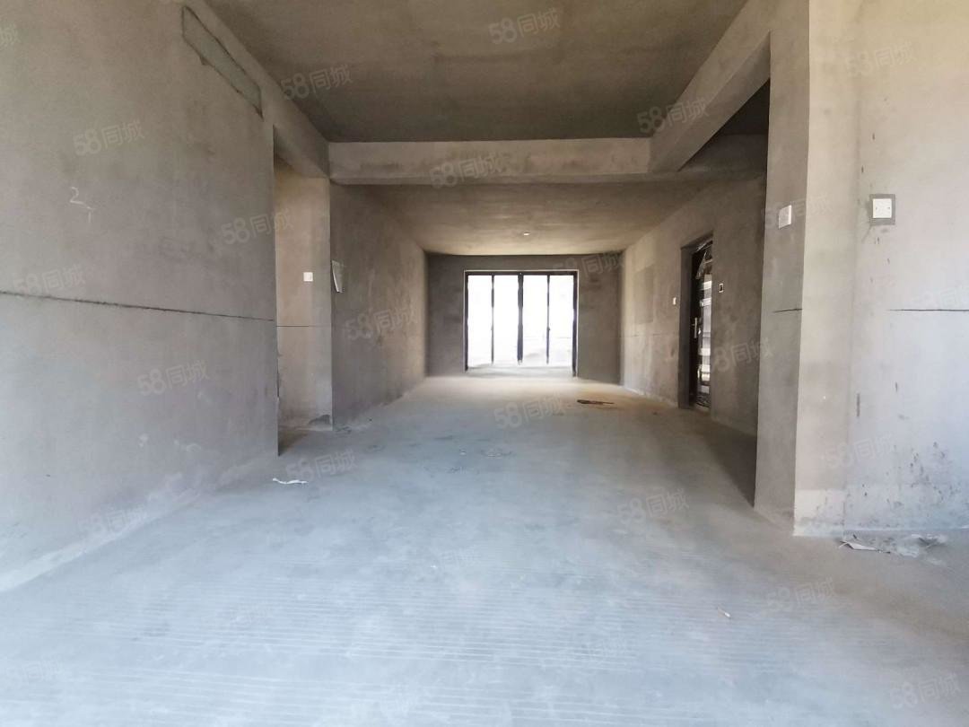 润鸿水尚4室2厅2卫119.39㎡东55.8万