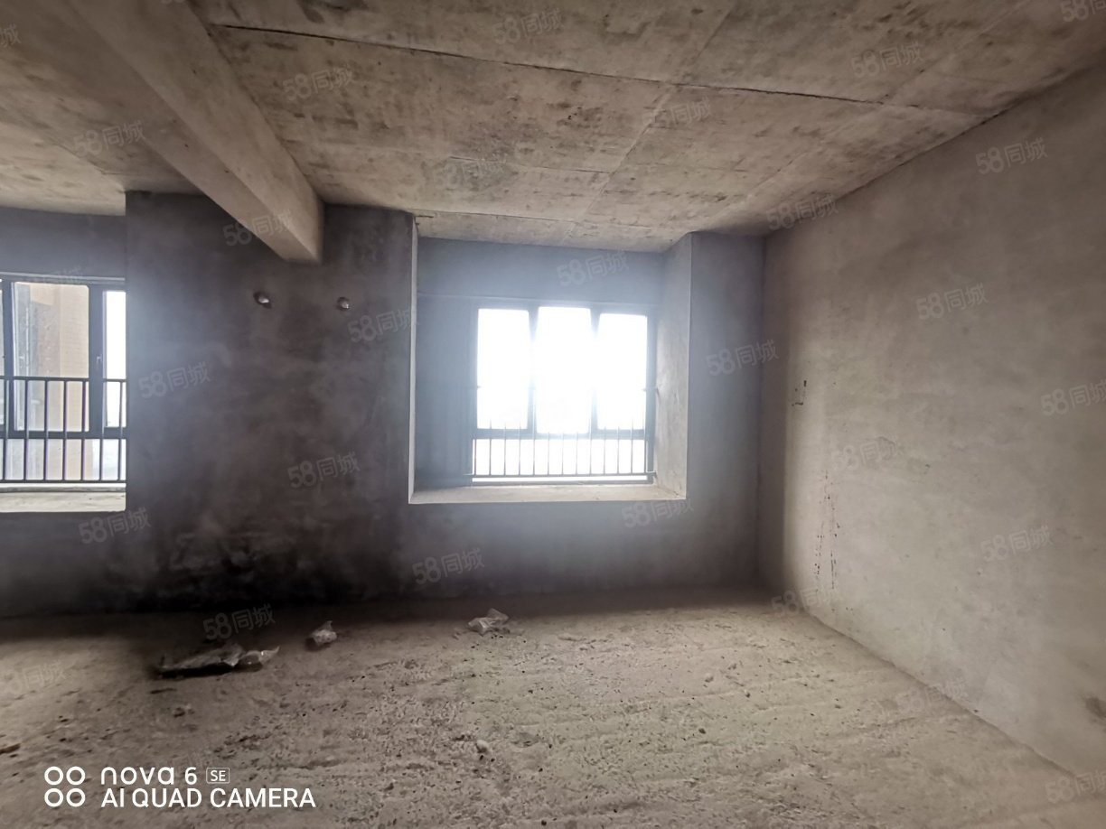 翰林珑城3室2厅2卫118㎡南北57万