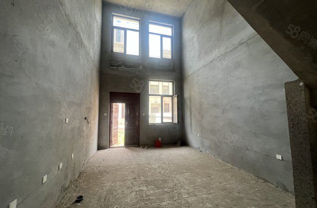 急售 盛世天湖东昌府院对面挑空客厅前后院 三个露台 240平