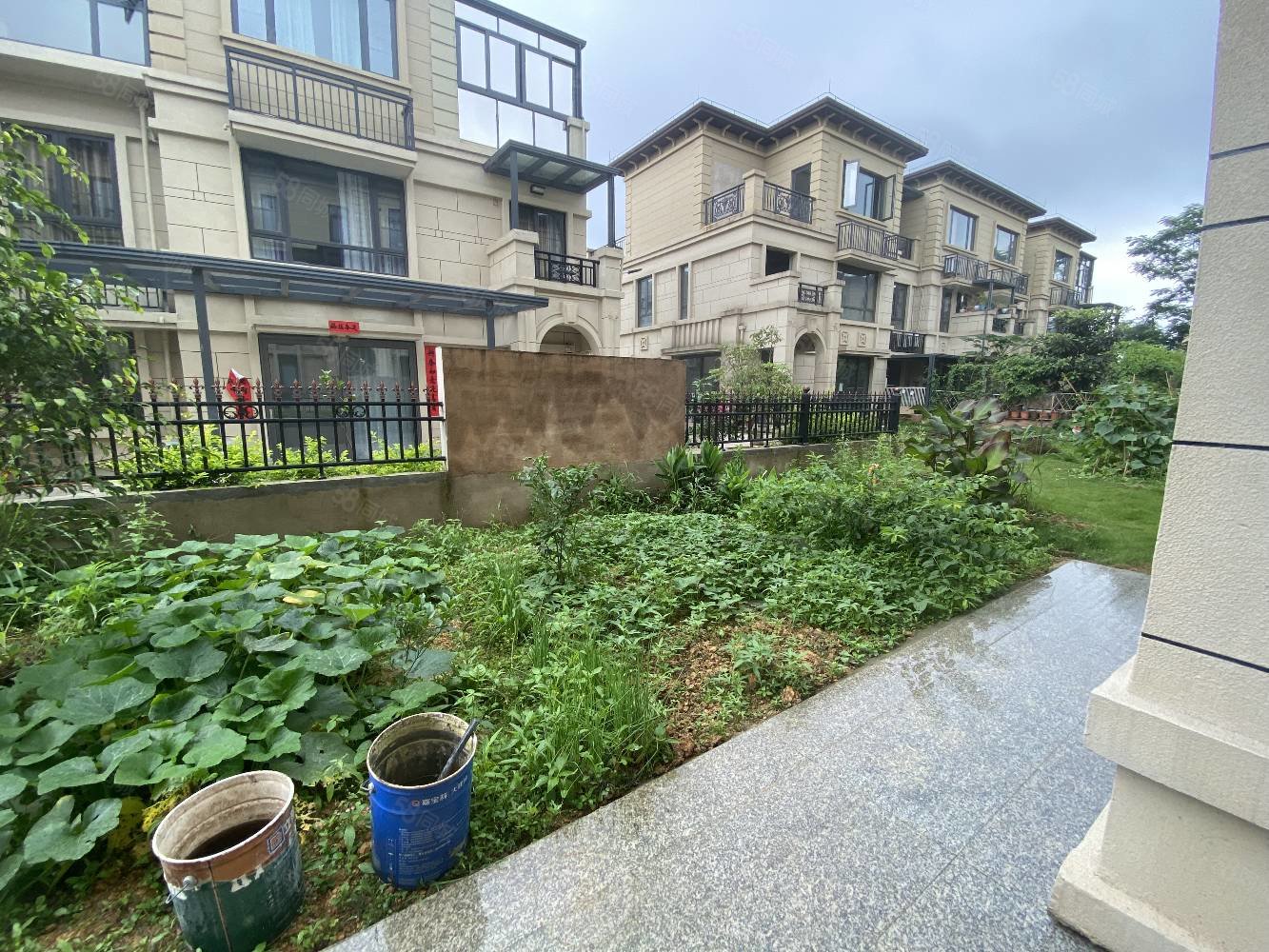 泰丰林湖美地(别墅)4室2厅3卫180㎡南北160万