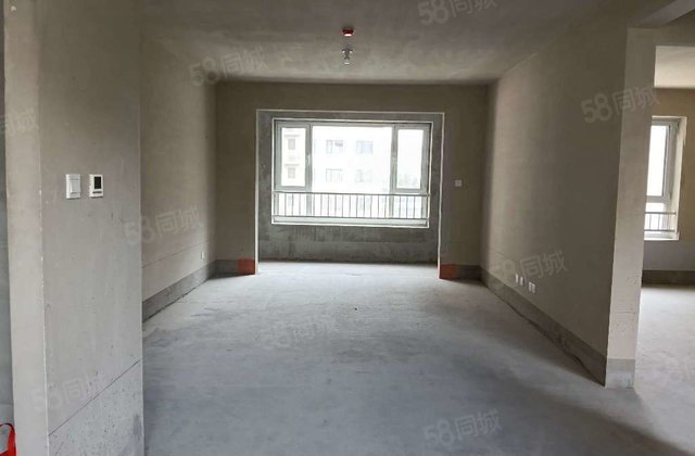 齐华棕榈城3室2厅127㎡90万二手房图片