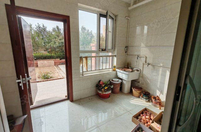 松桂嘉苑一楼带院 边户带车位 可按揭   孟达 桂馨苑