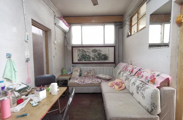 老文轩北邻 步梯2楼 三室 环保局家属院 教育局家属院 龙山