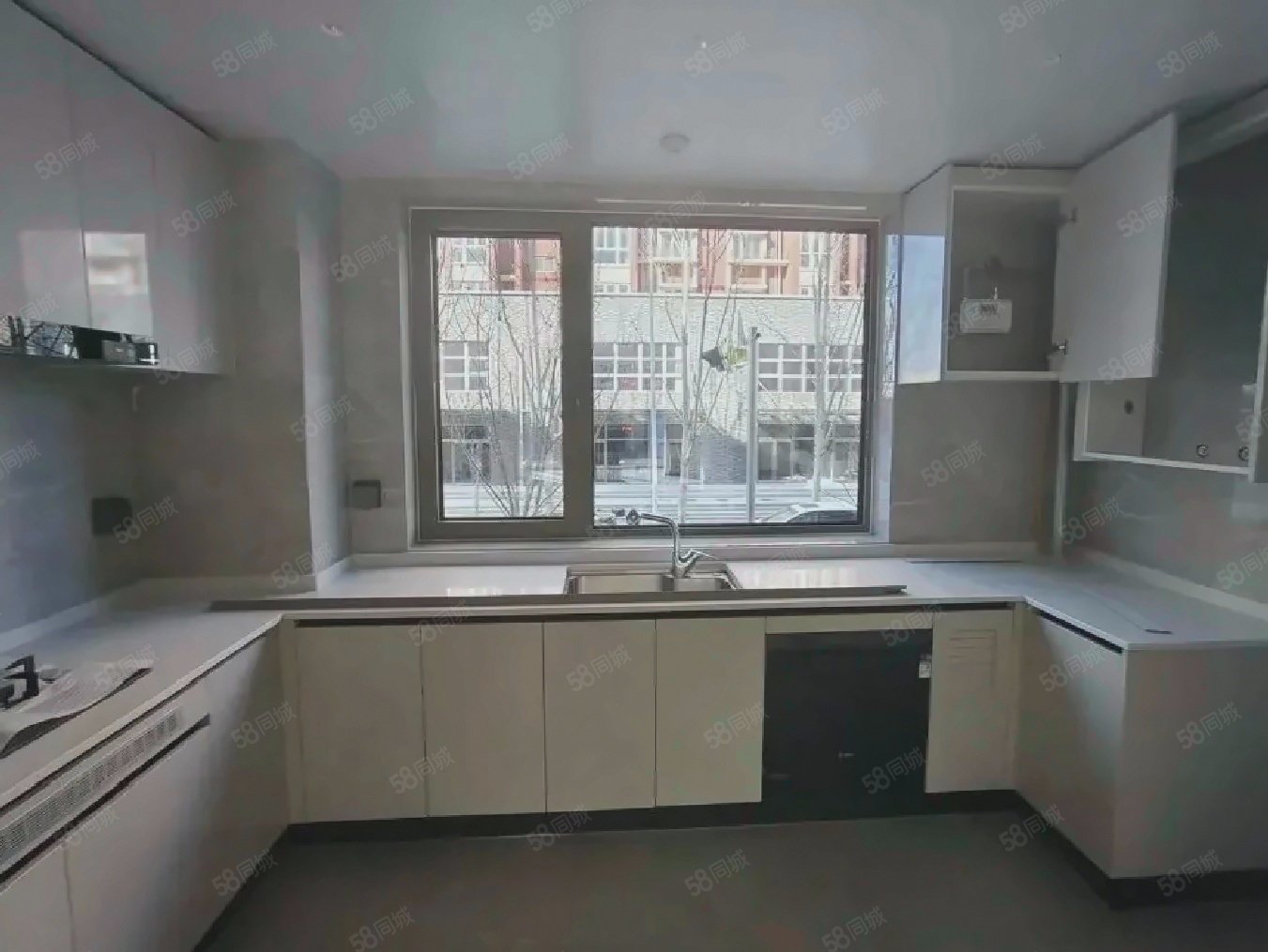 公園和御3室2廳2衛(wèi)115㎡南北330萬