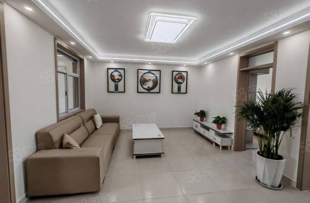 东昌总校，一类一，三室2楼东边户，带露台，精装有钥匙随时看房