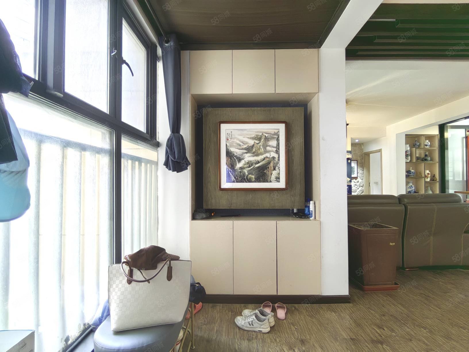 和昌国际城二期3室2厅2卫118㎡南北87万