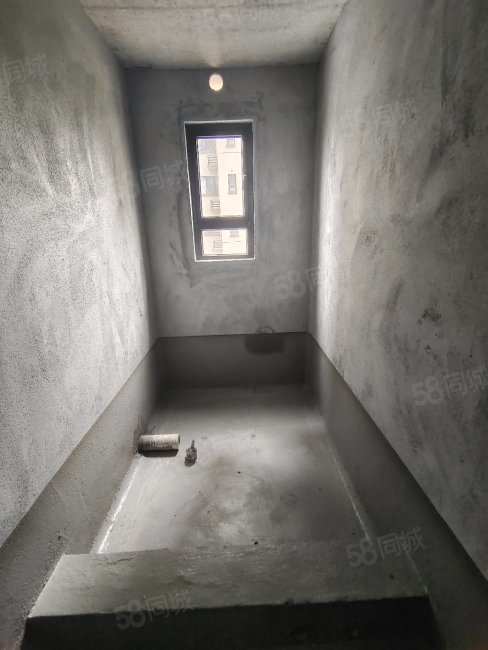 彰泰欢乐颂3室2厅2卫102㎡南48.8万