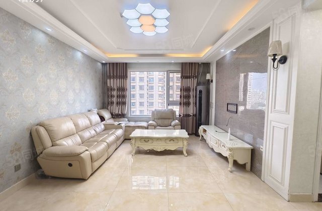 昌润莲城带家具家电 99万含车位储藏室 滨河御府莲湖新城