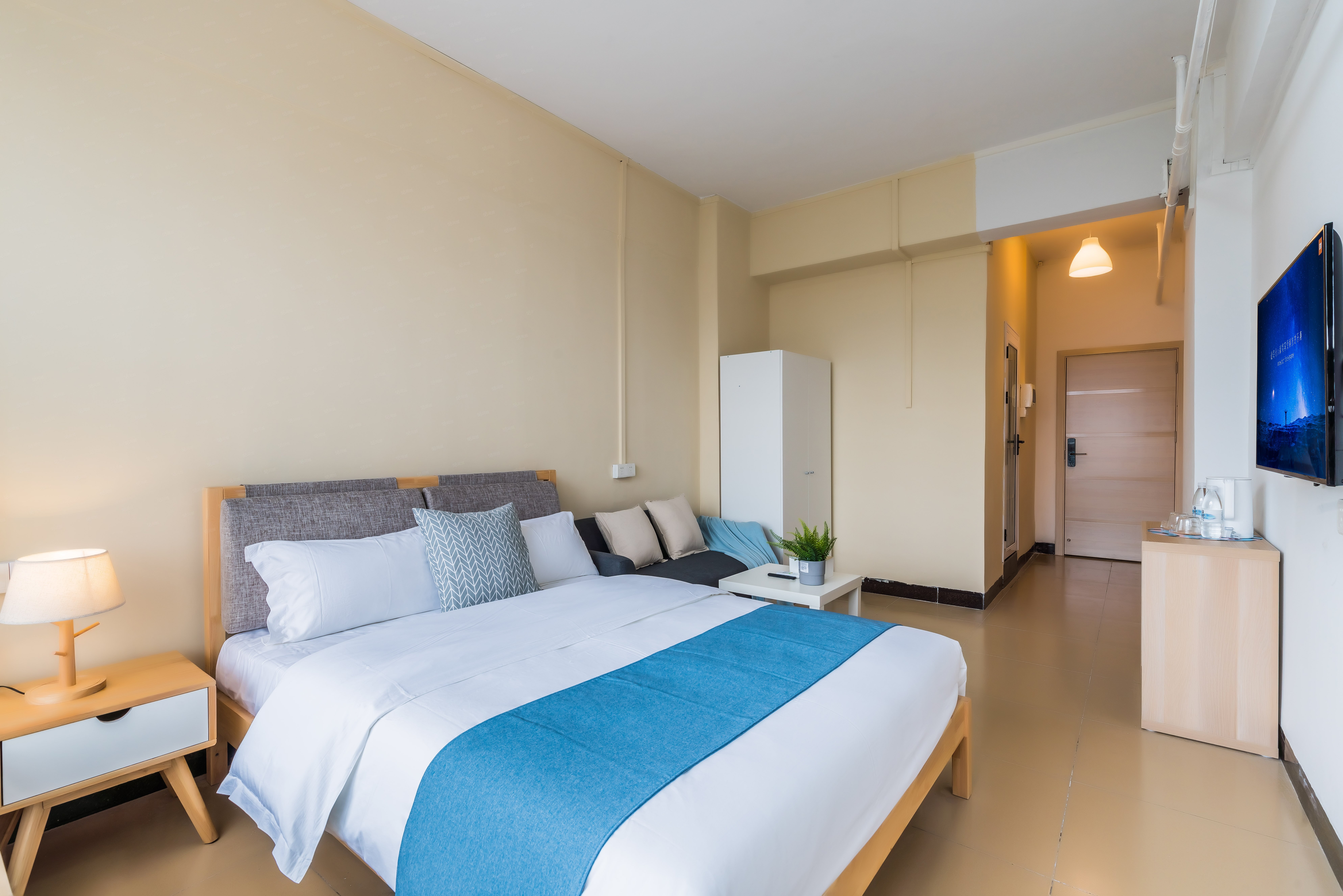 整租|酒店式公寓一个月起租 押一有免费停车位置 可开票长租免管理费1