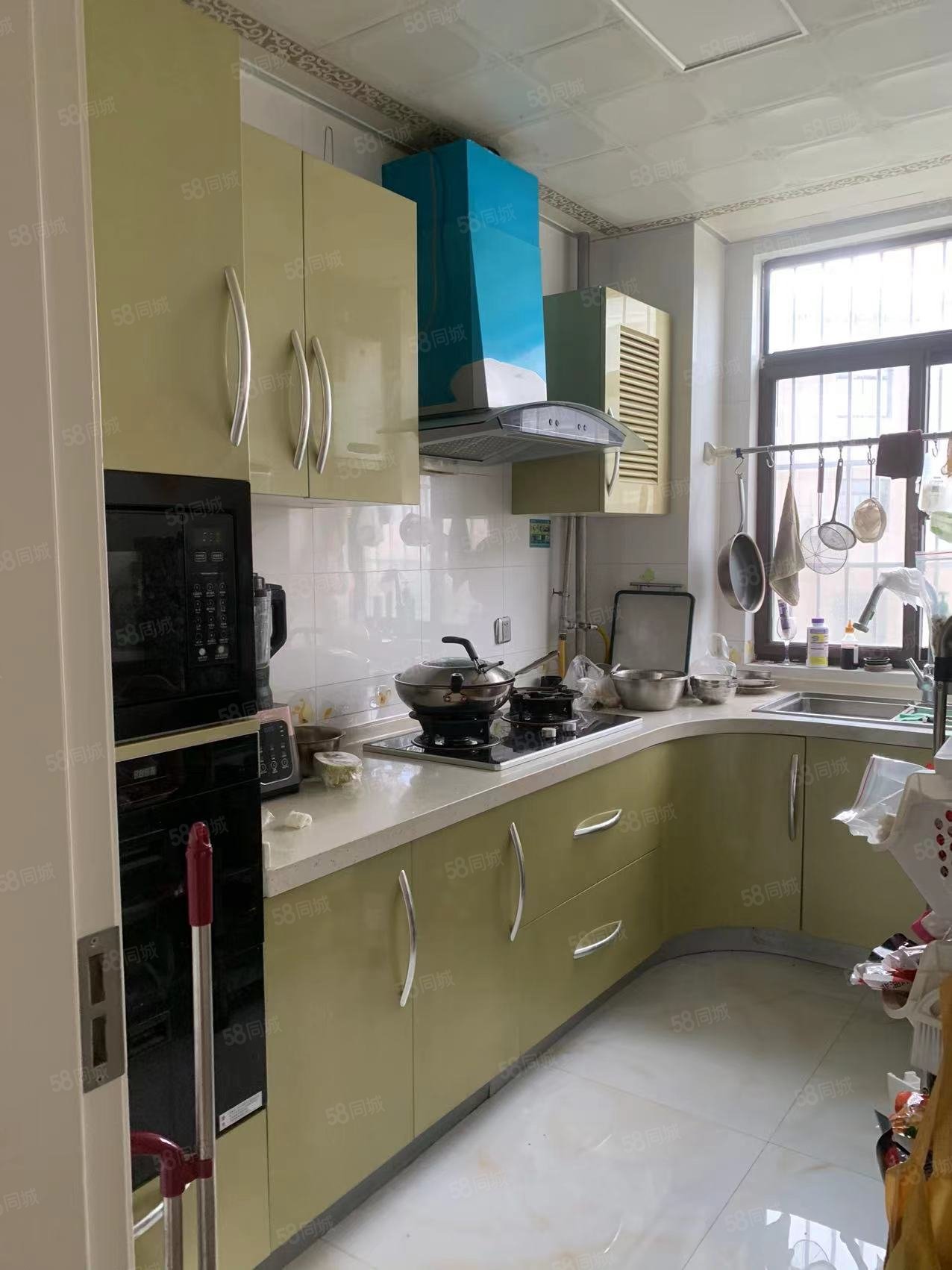 丽阳春都3室2厅2卫128.88㎡南82万