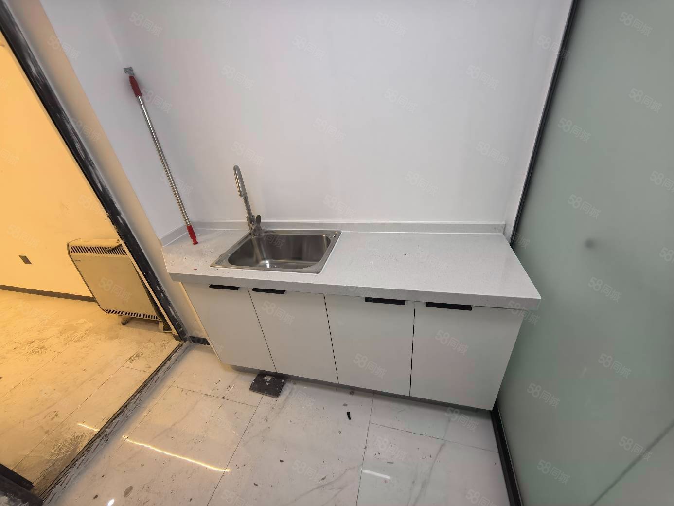 大格巷胡同小區(qū)1室1廳1衛(wèi)12.52㎡南255萬