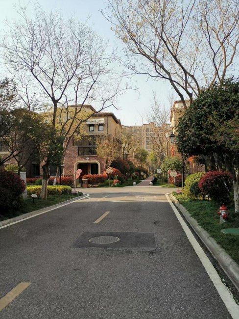 龙湖悠山郡3室2厅1卫87.65㎡南北98万