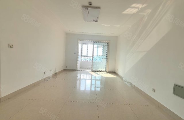 昌润路西 中间好楼层  前排无遮挡 免大税 户型方正 送储