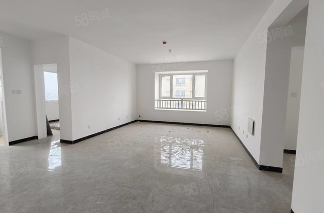 金柱绿城！东边户！商品房两卫！带车位储藏室！