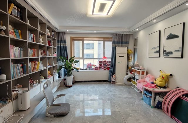 月季公园对面！精装修边户，小高层一梯两户，送车位储藏室免大税