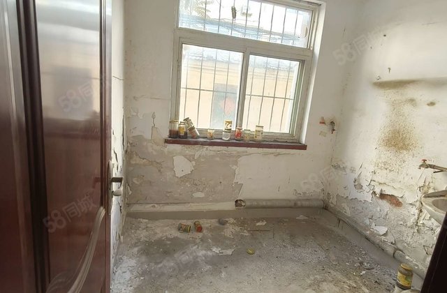 急售市医院附近王口小区 一楼带院 温馨两居室 看房方便有钥匙