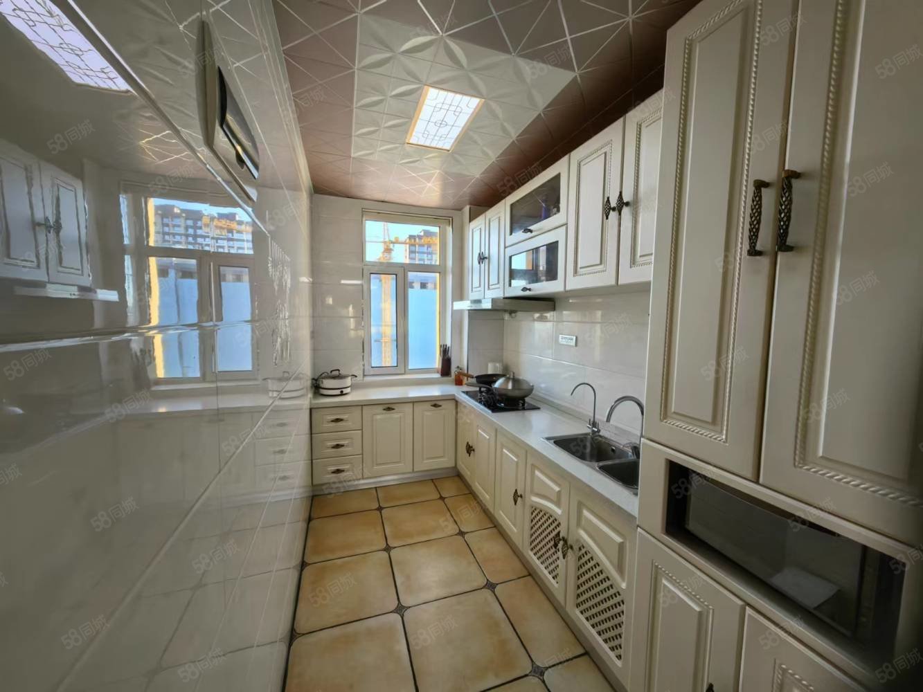 东方国际3室2厅1卫121㎡南北51.5万