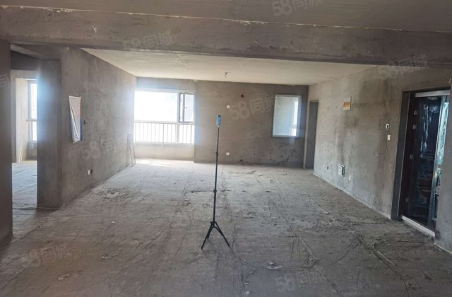 巅峰国际6室3厅255㎡190万二手房图片