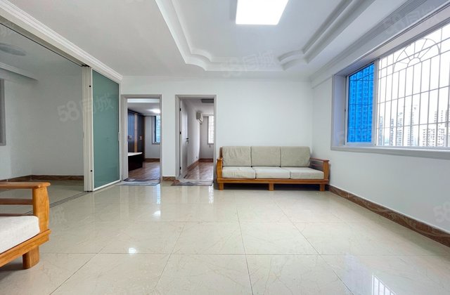 银中大厦3室1厅94㎡102万二手房图片