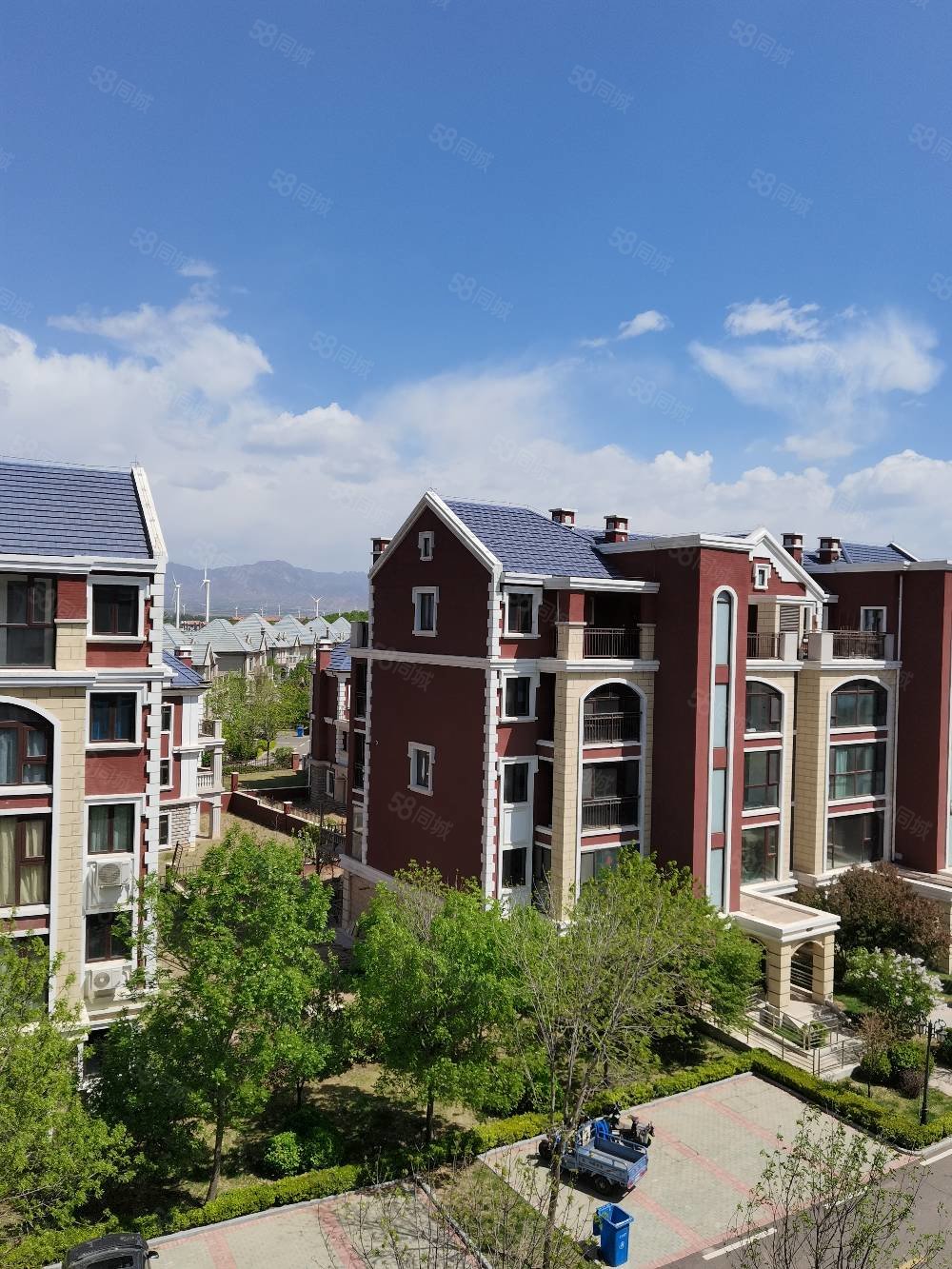 拉斐水岸3室2厅3卫158㎡南北155万