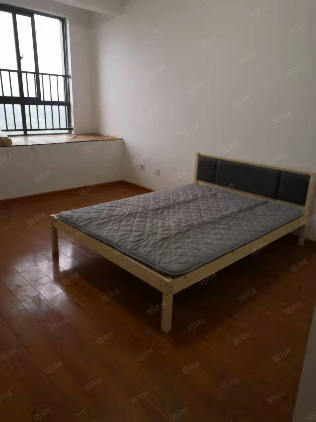 加侨侨城壹号(C区)3室2厅2卫108.51㎡南65万