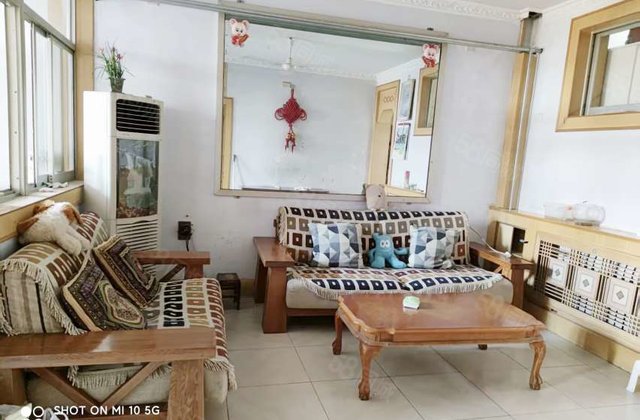 育新街，东昌中学，金鼎，步梯三室，小区停车方便