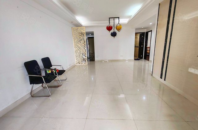 椰岛广场3室2厅121.18㎡164.9万二手房图片