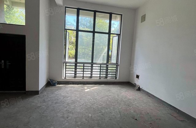 日湖琴云(别墅)6室2厅286.98㎡1240万二手房图片