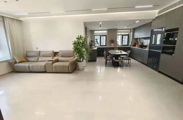 徒骇河边中央帝景大四室，豪华精装.诚心出，看房方便价格可刀
