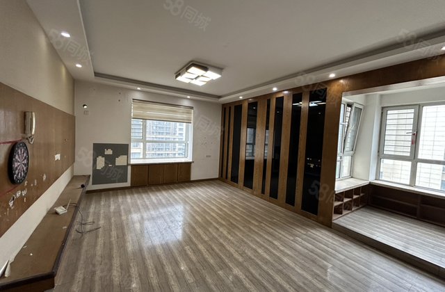 开发区 星光东昌丽都 东边户 双卫 带车位地下室 免大税