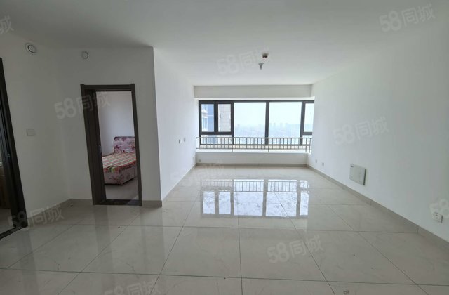 万达附近 大三室东边户 120平 带车储 免大税  价可谈