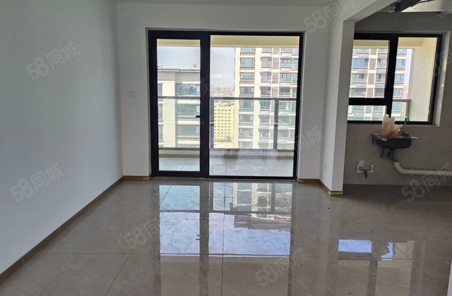 大平层视野广阔   送车储