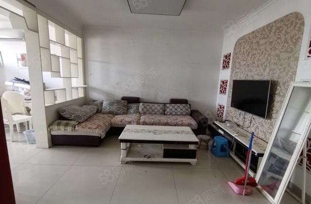 七中对过  馨苑小区  电梯小高层  精装三室