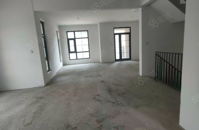 潮白河孔雀城伯顿庄园(别墅)4室2厅257㎡400万二手房图片